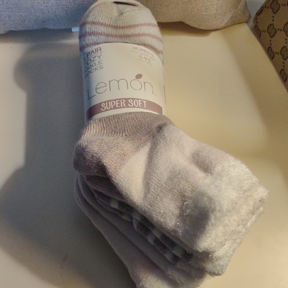 Lemon Super Soft Women's Socks - Cream and Pink